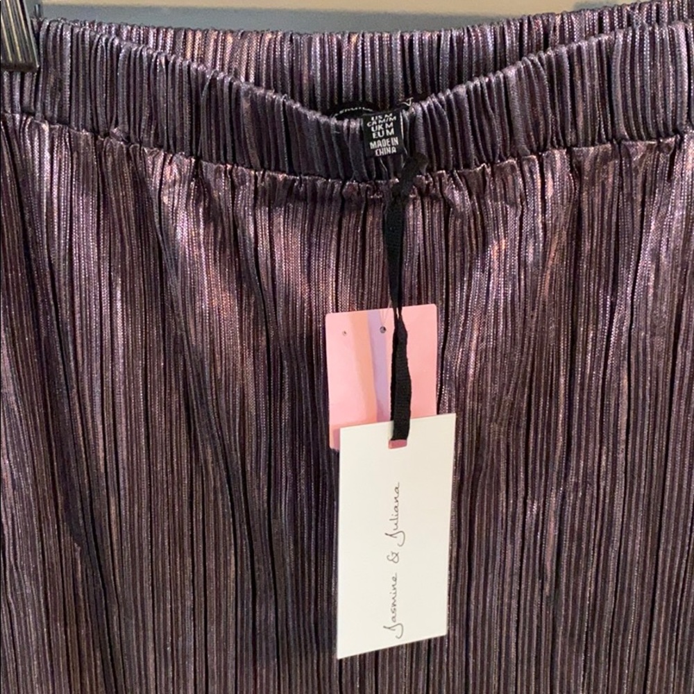 Skirt - Picture 2 of 5